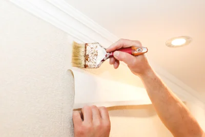 Pose de papier peint au Mesnil-Esnard — revêtements muraux et toiles de verre